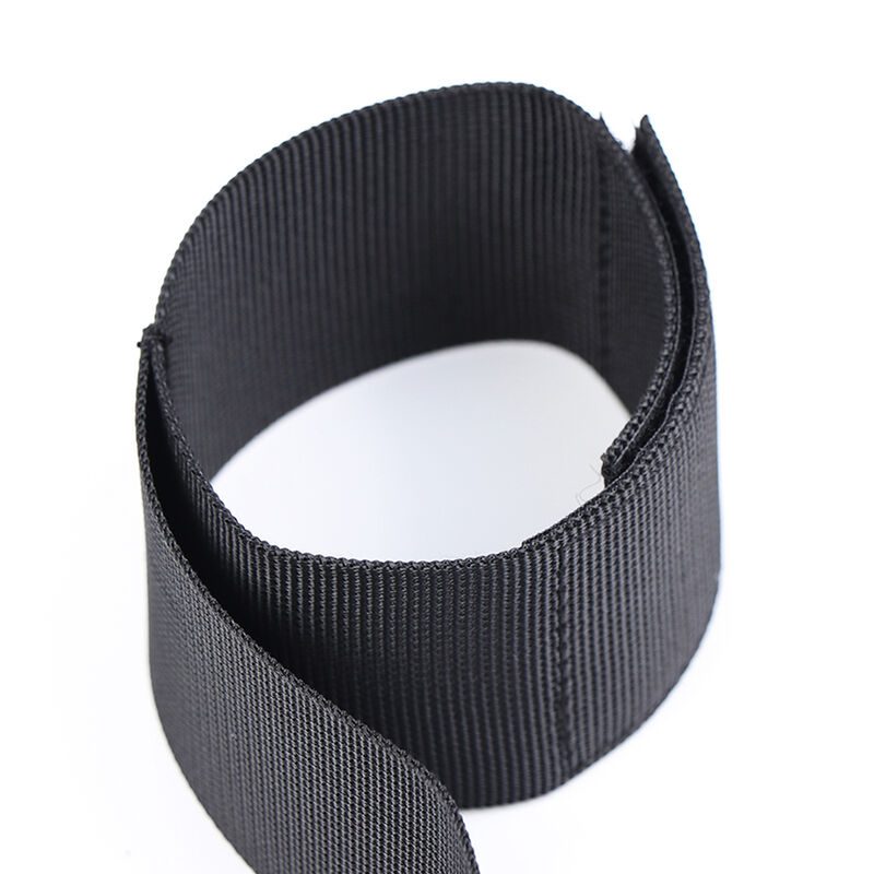 COLLO IN ENYLON OHMAMA FETISH CON FERMA POLSI SUL RETRO
