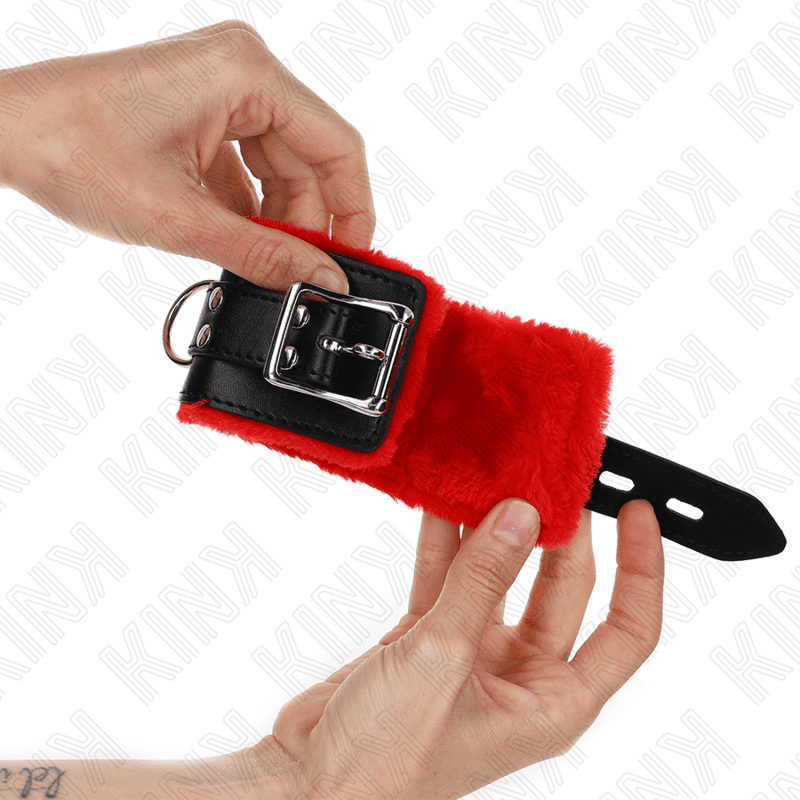 KINK - POLSINI IMBOTTITI IN PELLICCIA CON FORI QUADRI CINTURA ROSSA E NERA REGOLABILE 17-29 CM X 6 CM